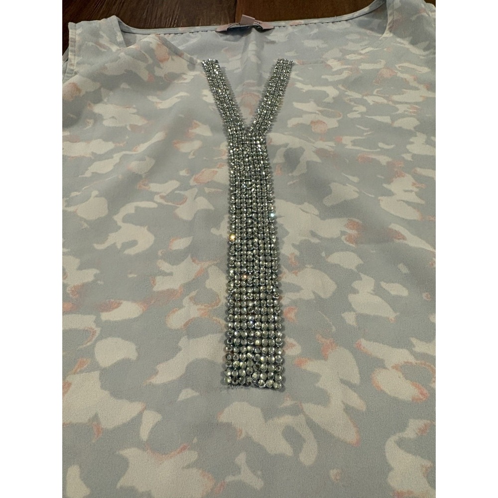Juicy Couture XL Blue Floral Sleeveless Blouse Rhinestone Embellished Sharkbite - Picture 2 of 7